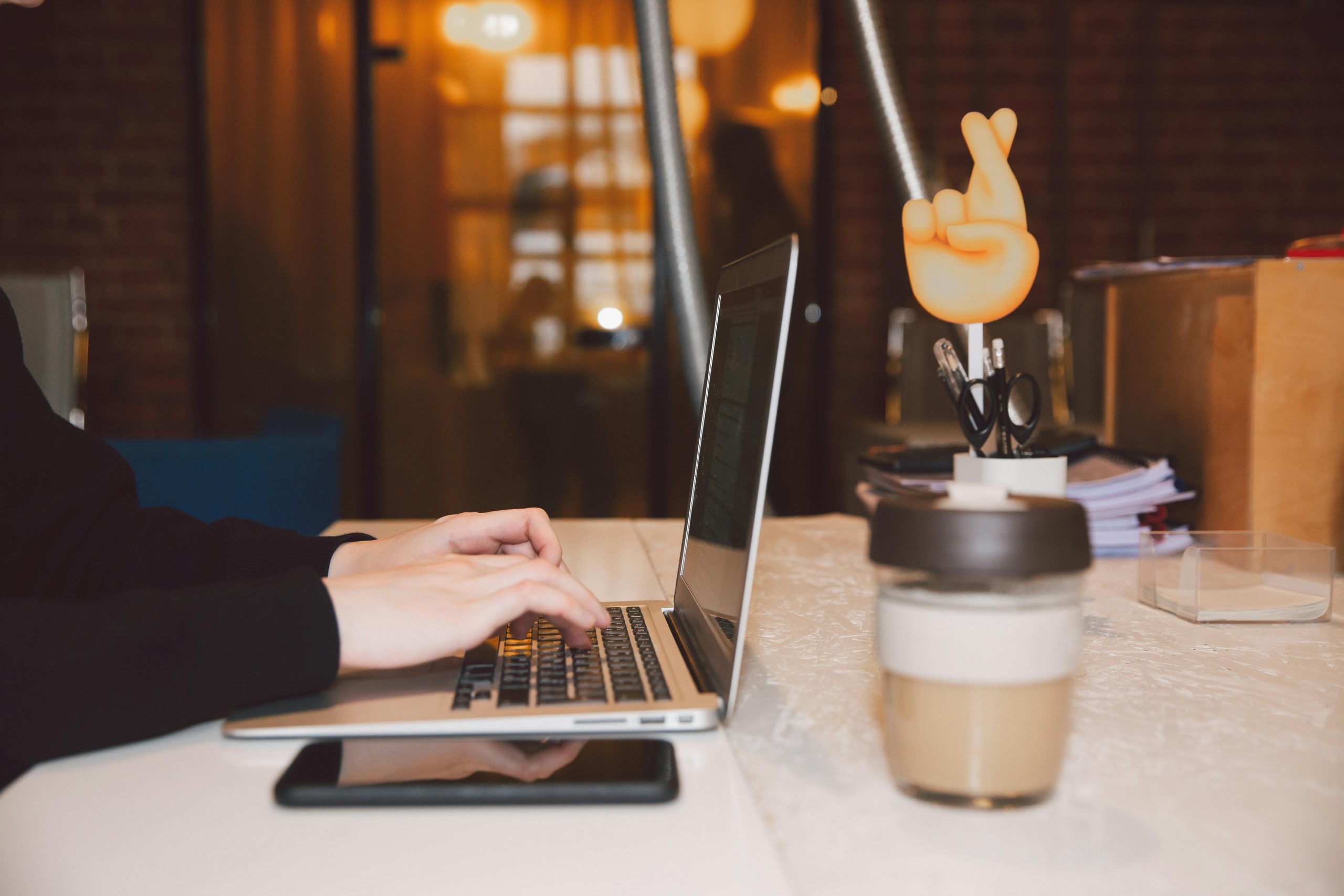 Read more about the article Virtual Assistant 101: Your Step-by-Step Guide to Business Optimization